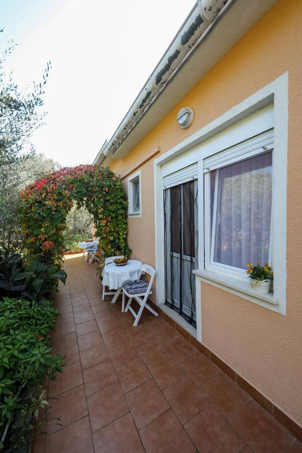 Apartments With A Parking Space Brbinj, Dugi Otok - 8160 المظهر الخارجي الصورة